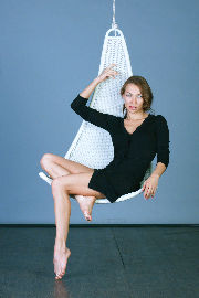 Olga, grace on a chair <a href='/?p=albums&gallery=barelegs&image=14177724616'>☰</a>