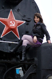 Maryana: brunette, short skirt, and trains <a href='/?p=albums&gallery=retro&image=17576398248'>⛶</a>