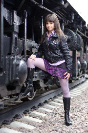 Maryana: brunette, short skirt, and trains <a href='https://www.romantikov.info/?p=albums&set=maryana_rzhd_1&image=17728291451'>⛶</a>