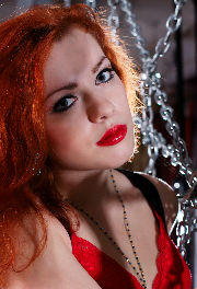 Toma, red, black, and white <a href='https://www.romantikov.info/?p=albums&set=toma_dasha_studio_1&image=25150629006'>⛶</a>