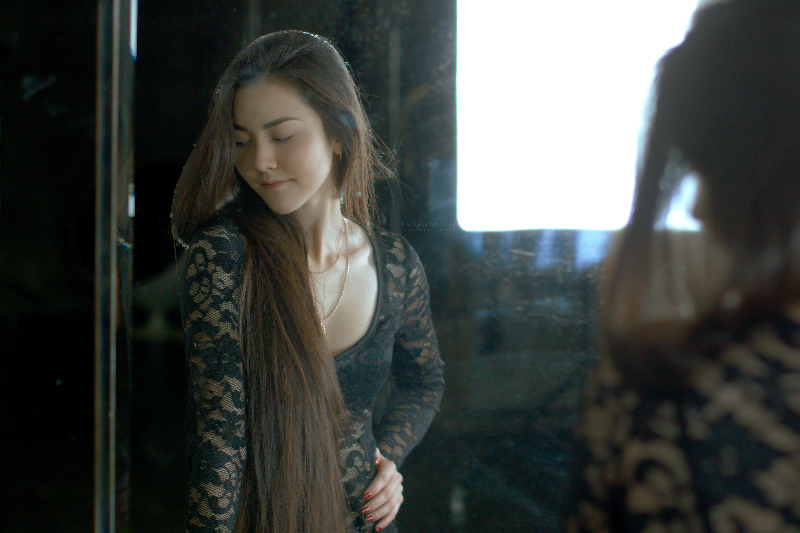Lera, black'n'tights in reflection