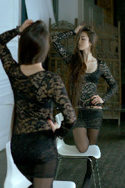 Lera, black'n'tights in reflection <a href='https://www.romantikov.info/?p=albums&set=lera_st_studio_1&image=28695251606'>⛶</a>