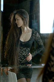Lera, black'n'tights in reflection <a href='https://www.romantikov.info/?p=albums&set=lera_st_studio_1&image=28743754026'>⛶</a>