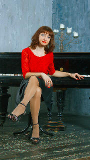 Short dress, shiny pantyhose <a href='https://www.romantikov.info/?p=albums&set=alenka_nata_studio_1&image=3949131976217474275'>⛶</a>
