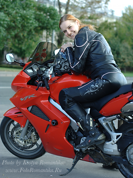 FotoRomantika: Moscow lady-biker