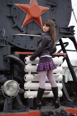 FotoRomantika: Maryana Chikalina and USSR steam engines <a href='https://www.romantikov.info/?p=albums&set=maryana_rzhd_1&image=4210773256'>⛶</a>