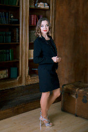 Alenka, a busy girl <a href='https://www.romantikov.info/?p=albums&set=alenka_b_studio_2&image=49042356936'>⛶</a>