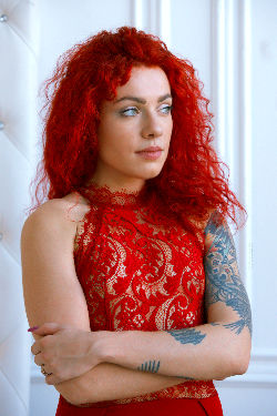 Toma, never know how you see red <a href='/?p=albums&gallery=studio&image=49140394956'>⛶</a>