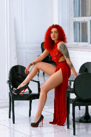 Toma, never know how you see red <a href='https://www.romantikov.info/?p=albums&set=toma_kitsune_studio_4&image=49221621317'>⛶</a>