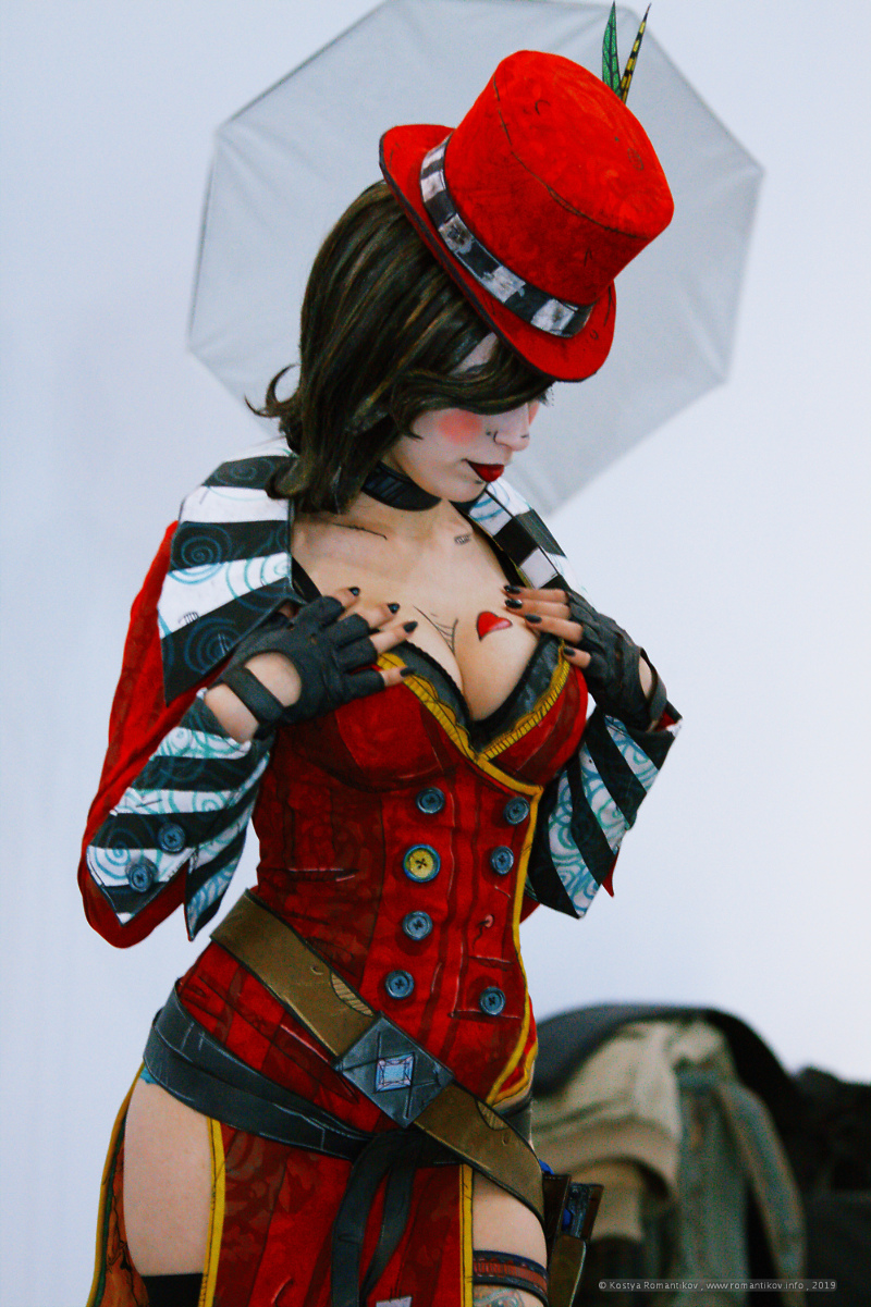 Mad Moxxi from Borderlands cosplay : ComiCon Russia 2018