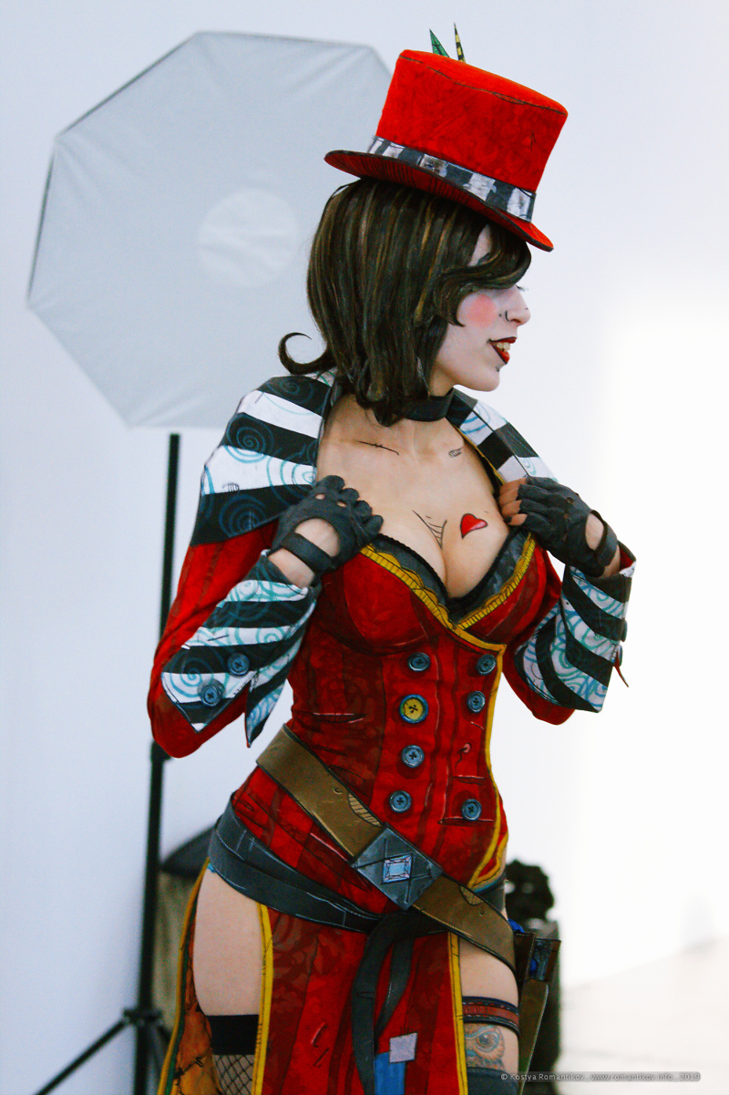 Mad Moxxi from Borderlands cosplay : ComiCon Russia 2018