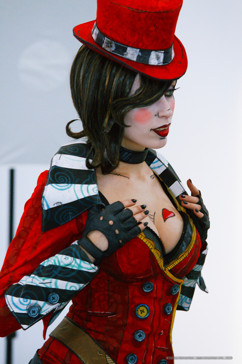 Mad Moxxi from Borderlands cosplay : ComiCon Russia 2018