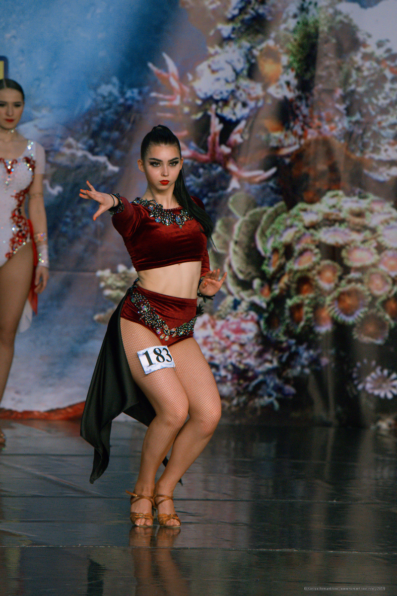 XVI WDO: Latina solo style dance