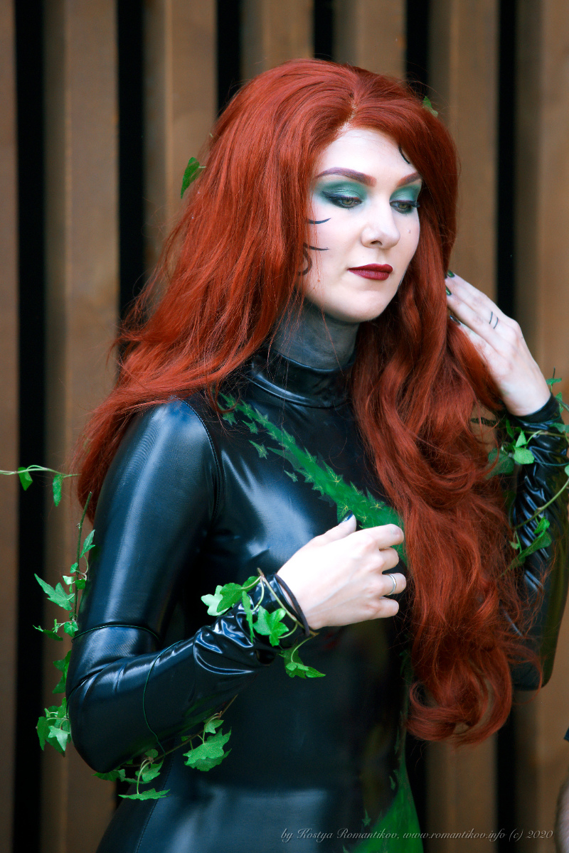 EpicCon'2019 latex redhead