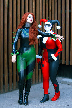 EpicCon'2019 latex redhead <a href='/?p=albums&gallery=outdoor&image=50500118048'>⛶</a>