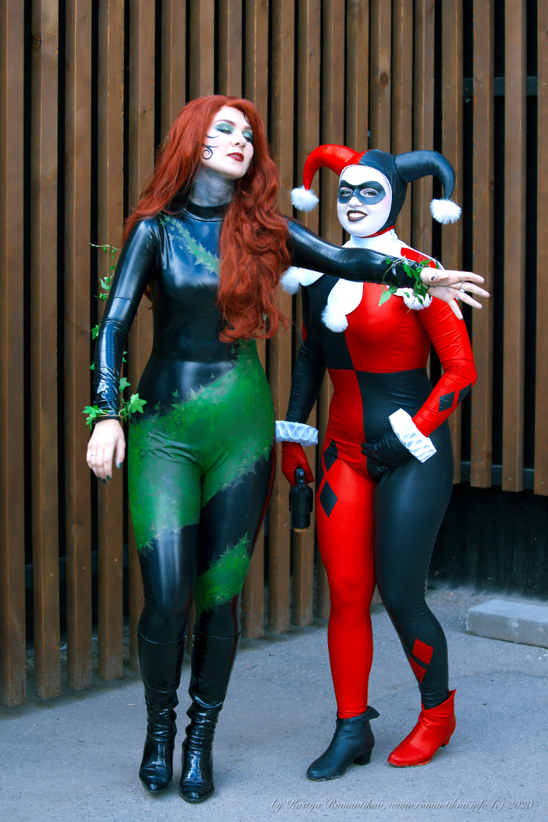 EpicCon'2019 latex redhead