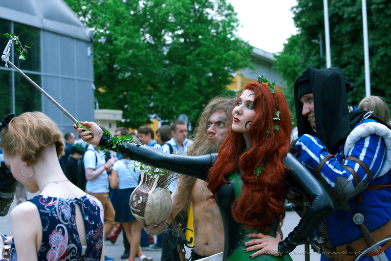 EpicCon'2019 latex redhead