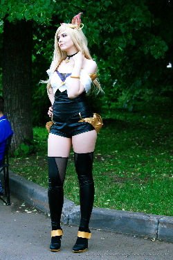 EpiCon'2019, KDA Ahri cosplay <a href='/?p=albums&gallery=outdoor&image=50514847918'>⛶</a>