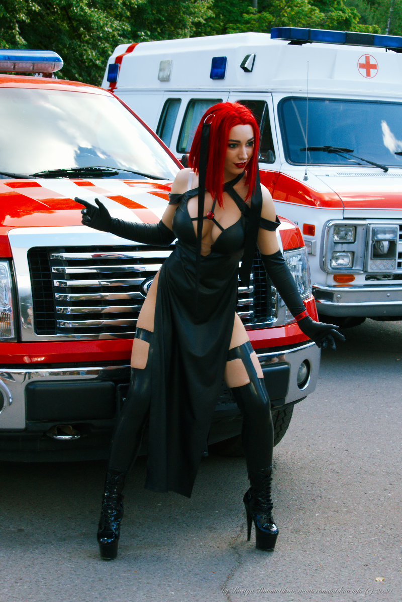 Rayne from BloodRayne 2 cosplay