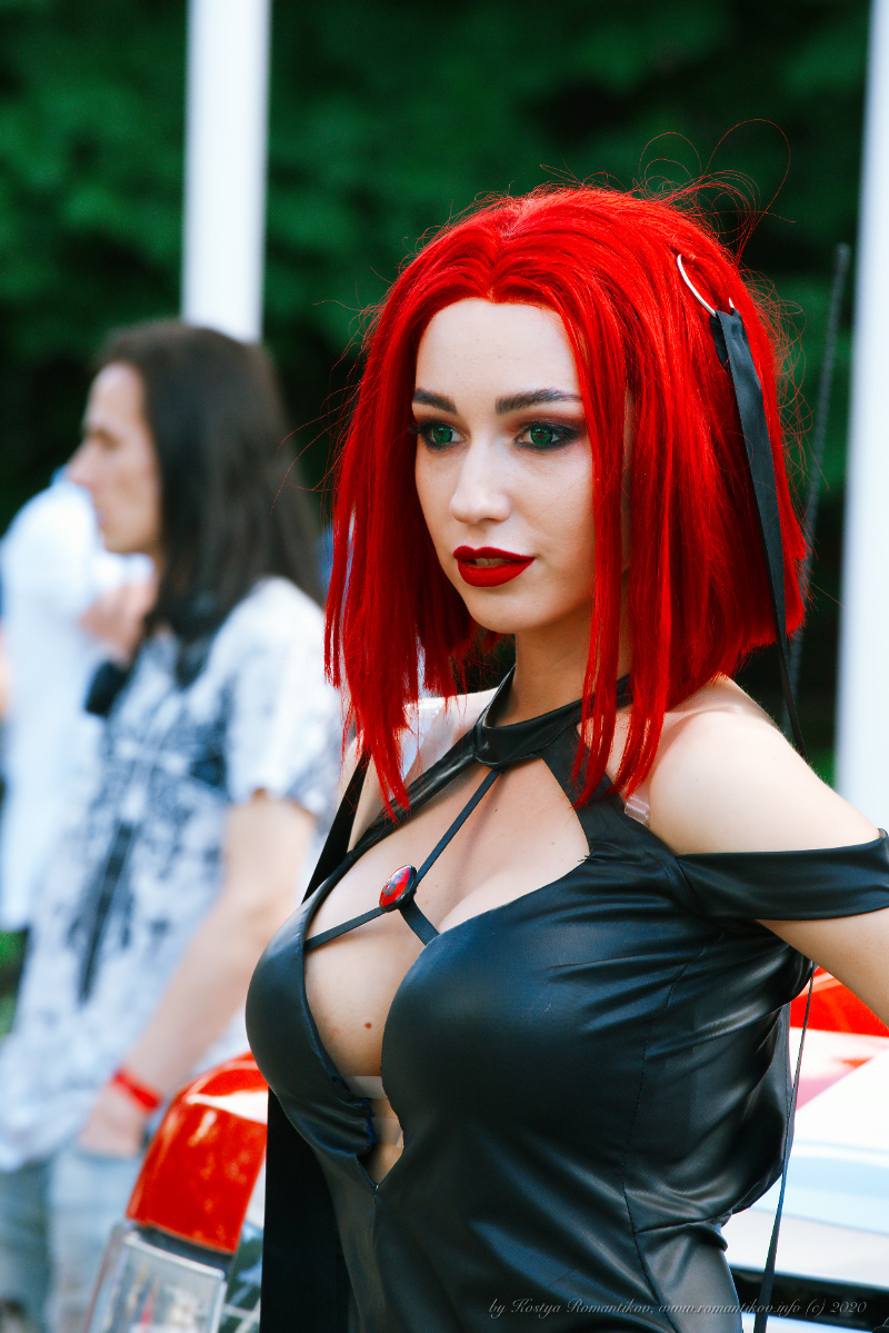 Rayne from BloodRayne 2 cosplay