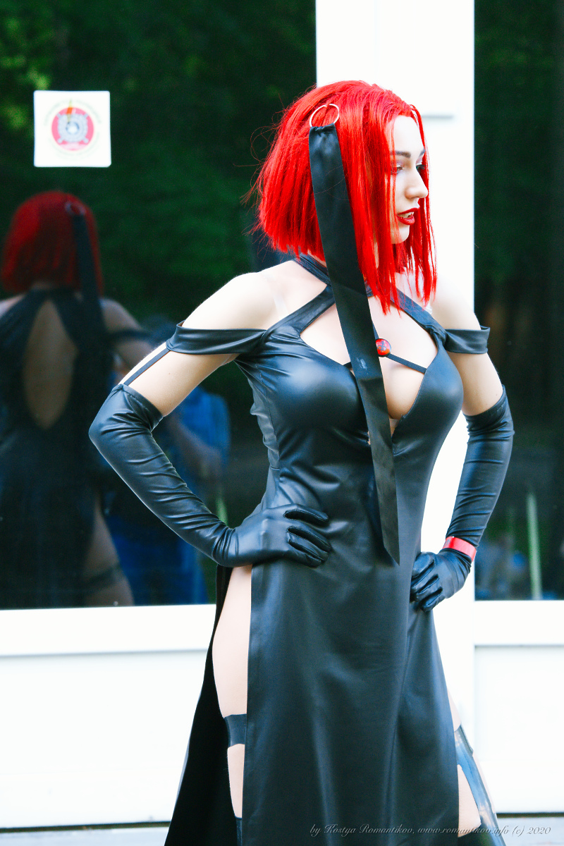 Rayne from BloodRayne 2 cosplay