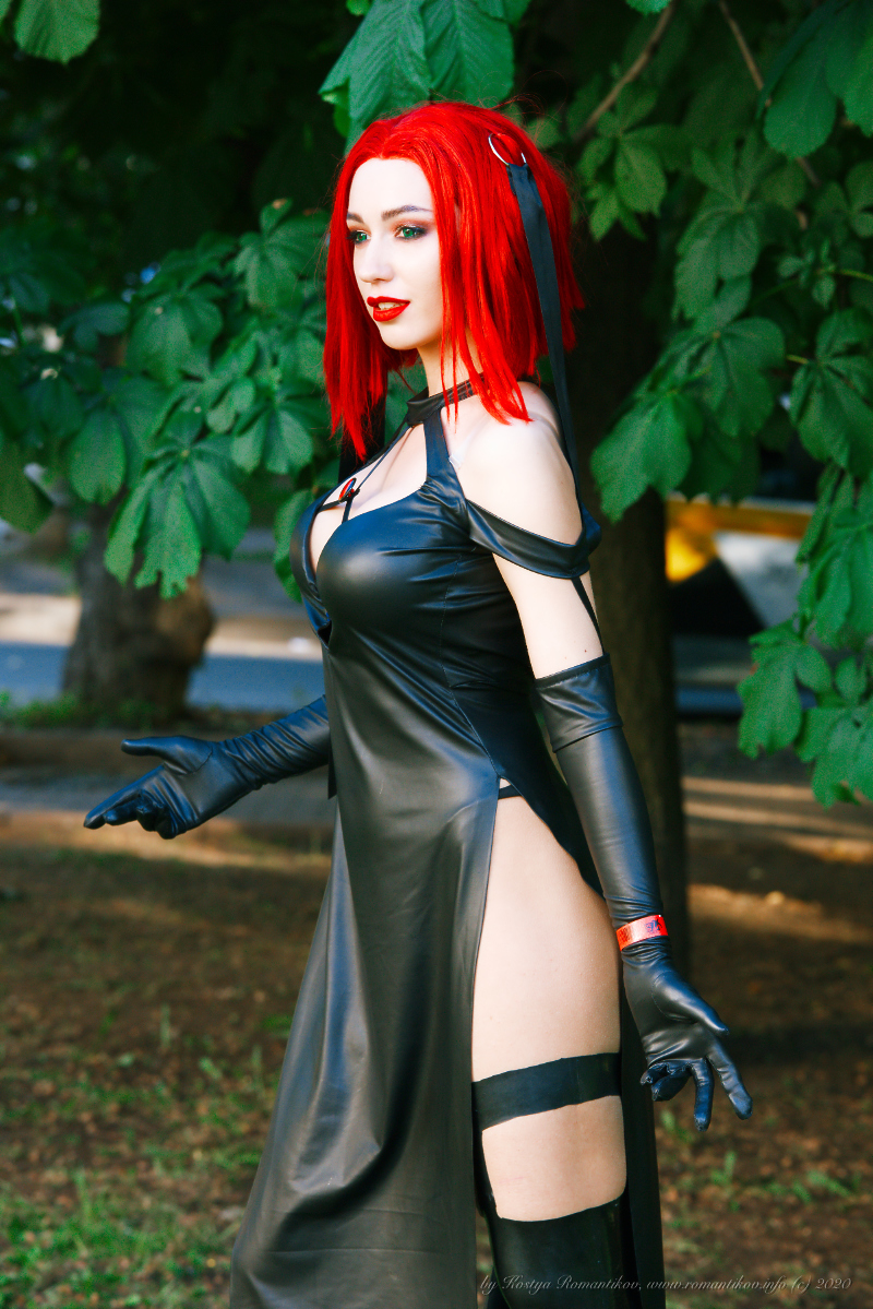 Rayne from BloodRayne 2 cosplay