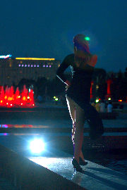 Moscow night fountain dancer