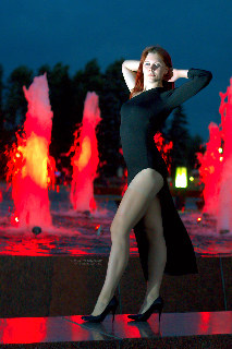 Moscow night fountain dancer
