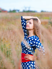 Alenka - near the country house <a href='https://www.romantikov.info/?p=albums&set=alenka_b_summer_1&image=51527046305'>⛶</a>