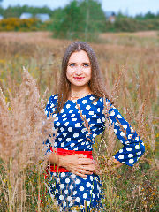 Alenka - near the country house <a href='/?p=albums&gallery=portraits&image=51545546874'>☰</a>