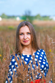 Alenka - near the country house <a href='/?p=albums&gallery=portraits&image=51564911955'>☰</a>