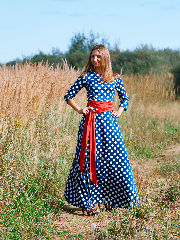 Alenka - near the country house <a href='https://www.romantikov.info/?p=albums&set=alenka_b_summer_1&image=51636777436'>⛶</a>