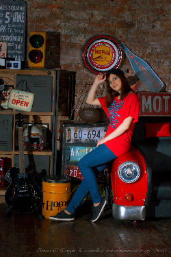 Marina, the charm of youth <a href='/?p=albums&gallery=studio&image=52847688315'>⛶</a>