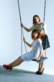 Sisters, studio <a href='https://www.romantikov.info/?p=albums&set=alenka_nata_studio_2&image=53139883116'>⛶</a>