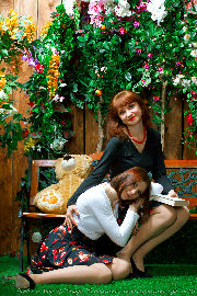 Sisters, studio <a href='https://www.romantikov.info/?p=albums&set=alenka_nata_studio_2&image=53141426847'>⛶</a>