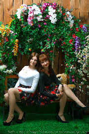 Sisters, studio <a href='https://www.romantikov.info/?p=albums&set=alenka_nata_studio_2&image=53144707960'>⛶</a>
