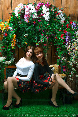 Sisters, studio <a href='/?p=albums&gallery=studio&image=53144707960'>⛶</a>