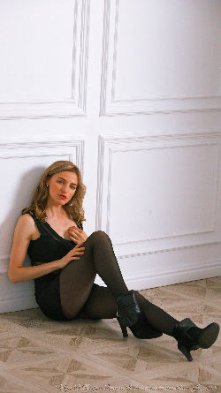 Valentina - what is a friend? <a href='/?p=albums&gallery=studio&image=53281323106'>⛶</a>