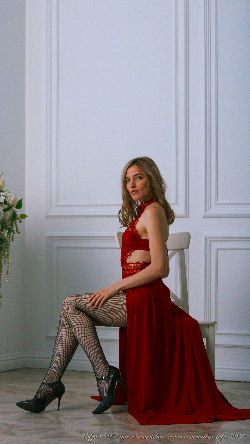 Valentina - I could tell you about Red <a href='/?p=albums&gallery=studio&image=53296866689'>⛶</a>