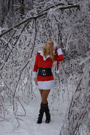 Irina Lisova: that was winter'2011 in Russia <a href='https://www.romantikov.info/?p=albums&set=ira_v_lesu&image=5729042671'>☰</a>