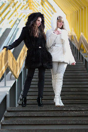 Maryana Chikalina and Sasha Ufimtseva, Moscow, winter'2011 <a href='/?p=albums&gallery=leggings&image=5749609707'>⛶</a>