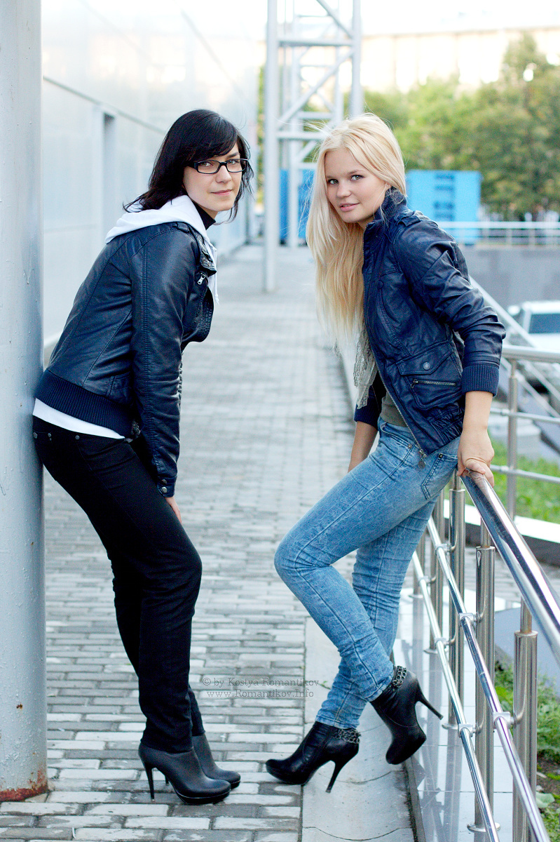 Olya and Paulina, Moscow, VDNH