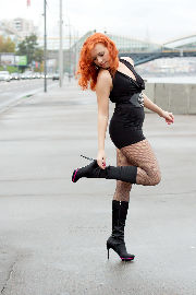 Toma, fishnet pantyhose, Moscow river embankment <a href='https://www.romantikov.info/?p=albums&set=toma_kitsune_nab&image=6542984813'>⛶</a>