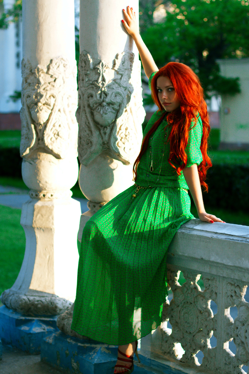 Toma, long green dress