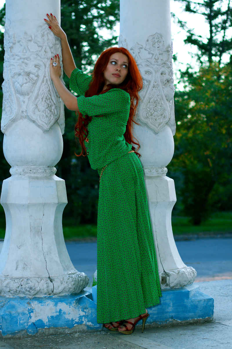 Toma, long green dress